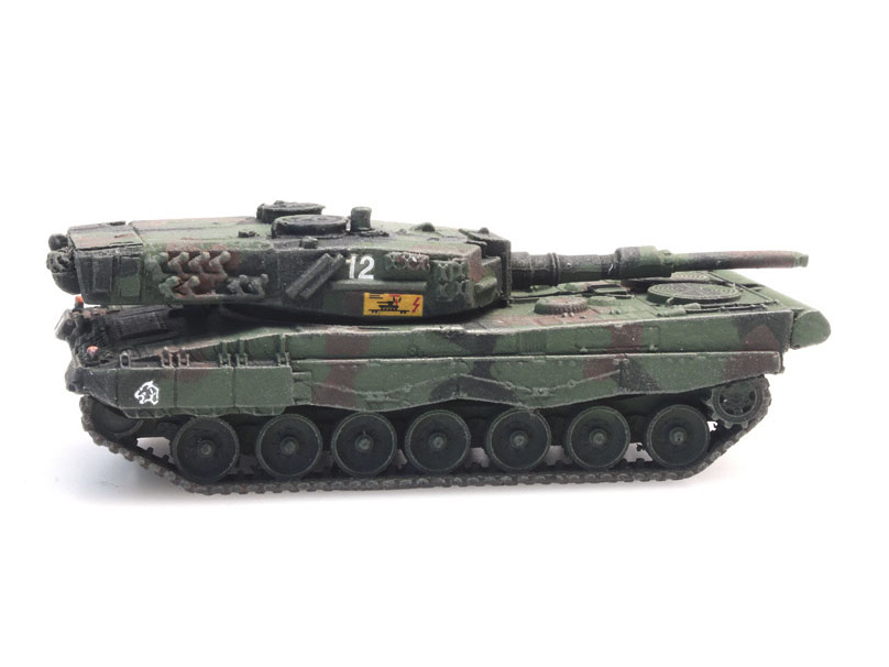 Details about   ARTITEC Kampfpanzer Leopard 2A4 Stain camouflage rail transport 1/87 、MODEL TANK 